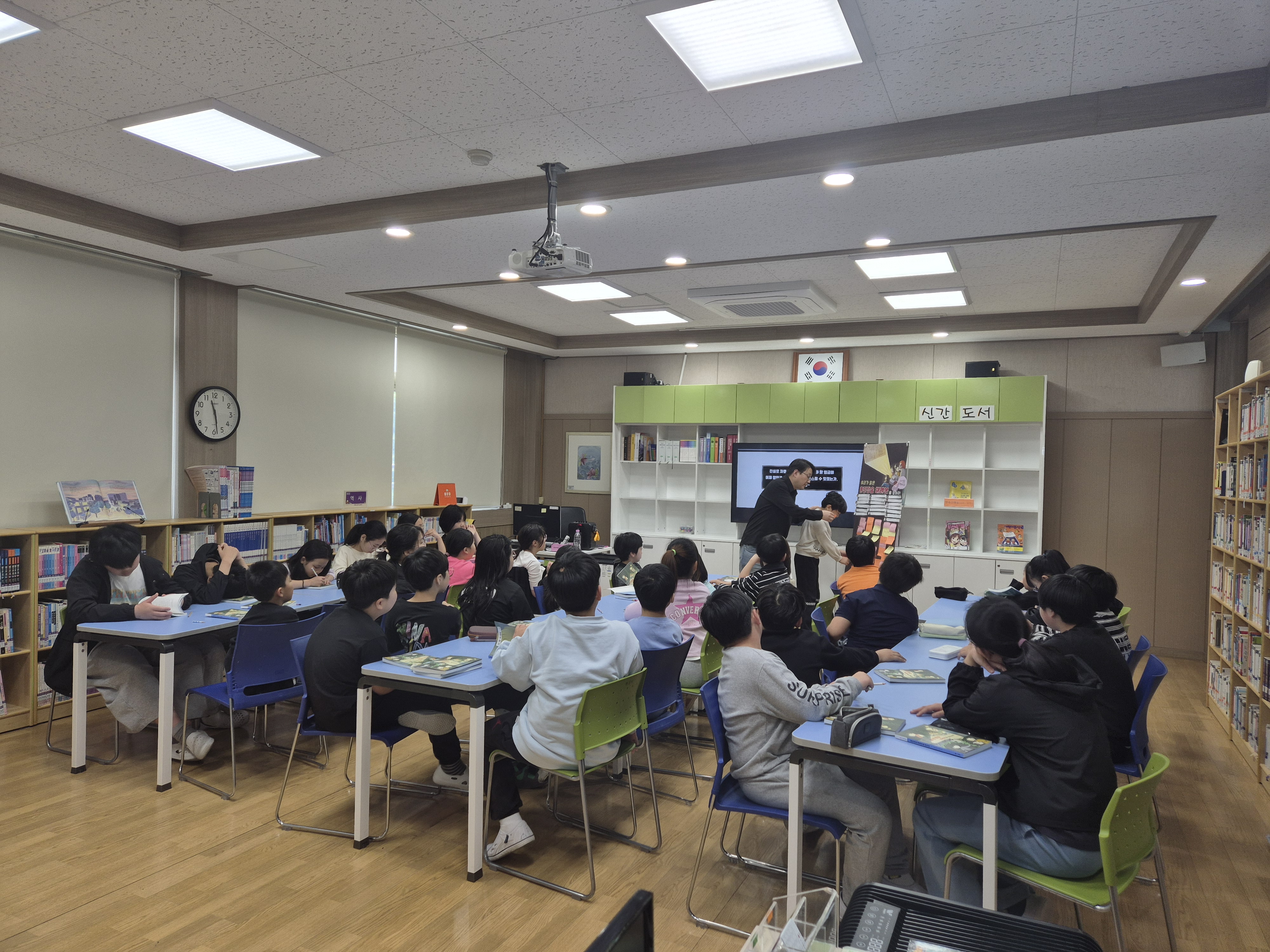 2026. 4. 22. 작가와의 만남 사진